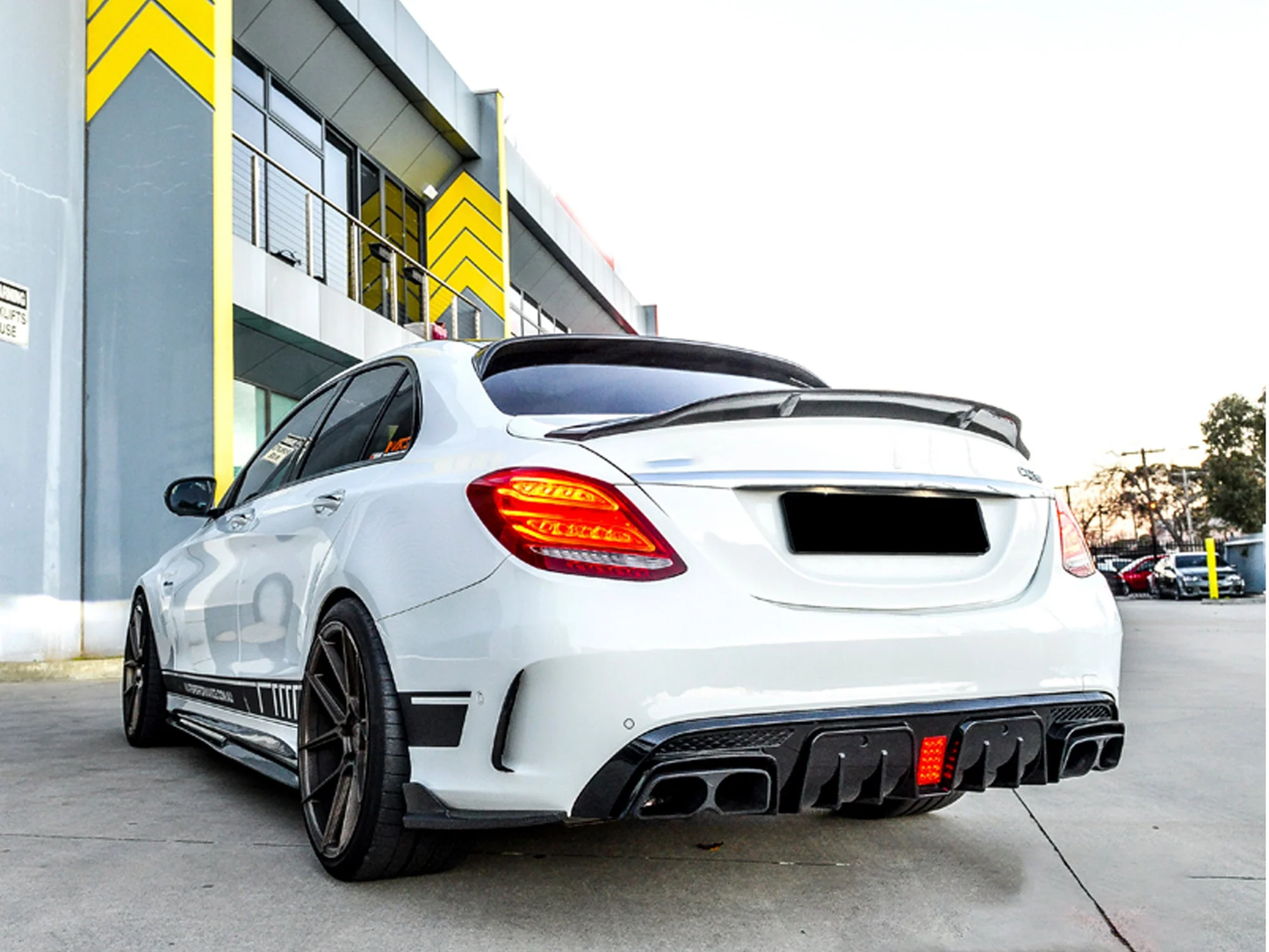 W205 C63 C43 Sedan LED Diffuser + Exhaust Tips